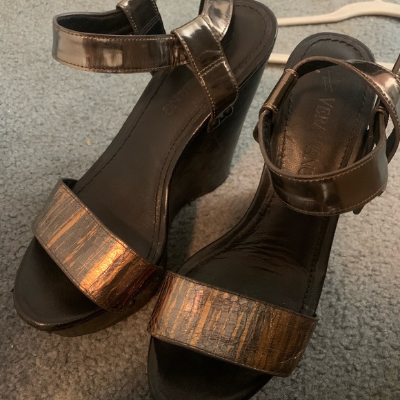 Vera Wang metallic Jamaya Leather wedge sandal - Picture 3 of 8